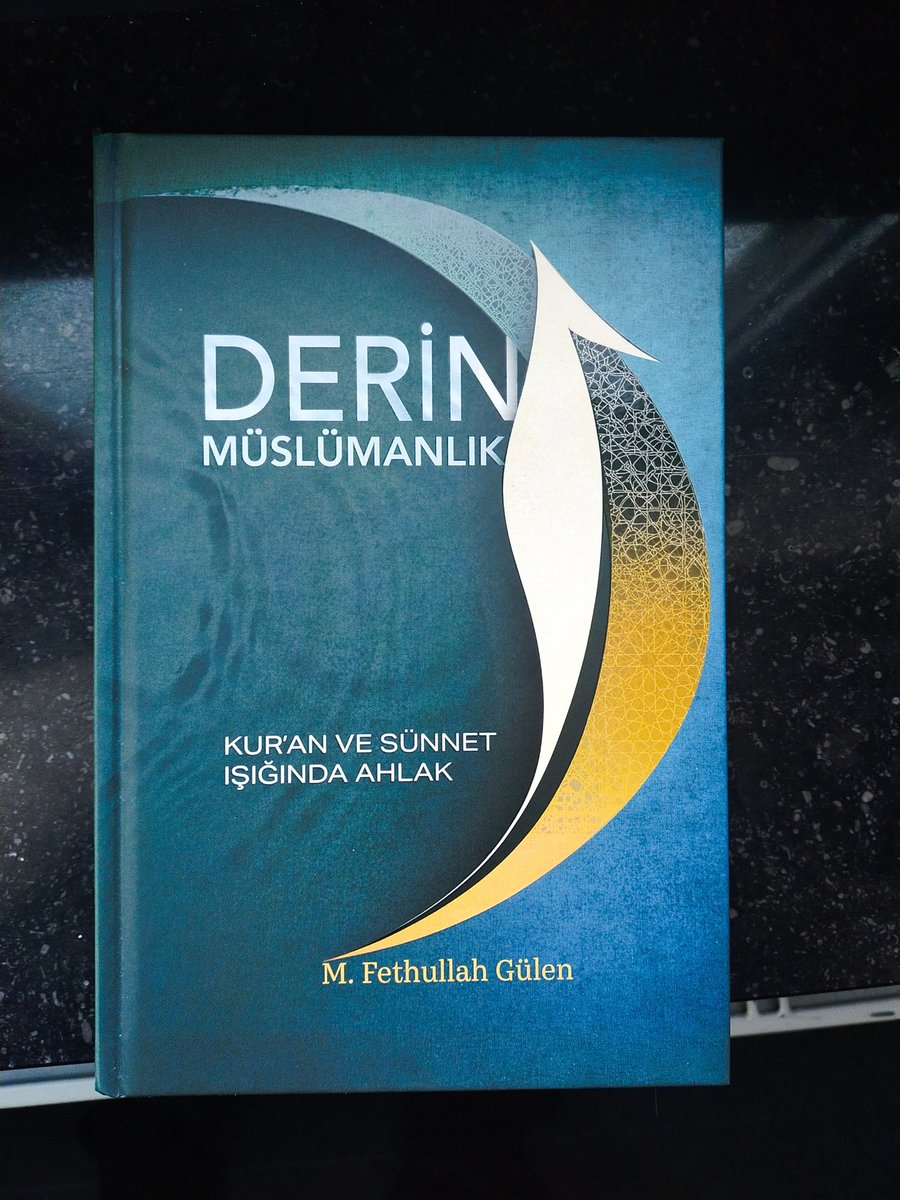 m a r i a tweet media