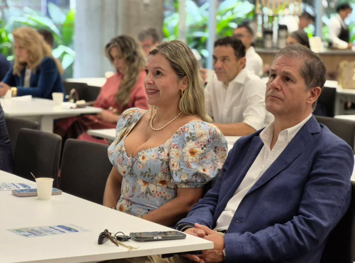 Cámara Medellín tweet media