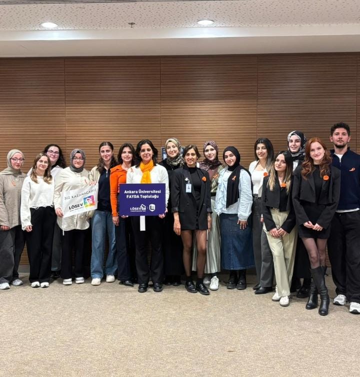 ankulosev's tweet photo. Biz birlikteyken çok güçlüyüz. Sen de bize katılmaya, çocukların yüzündeki gülümsemenin bir parçası olmaya var mısın? 
#ÖnceÇocuklarİyileşsin 🧡 https://t.co/yJqTvcmsu2