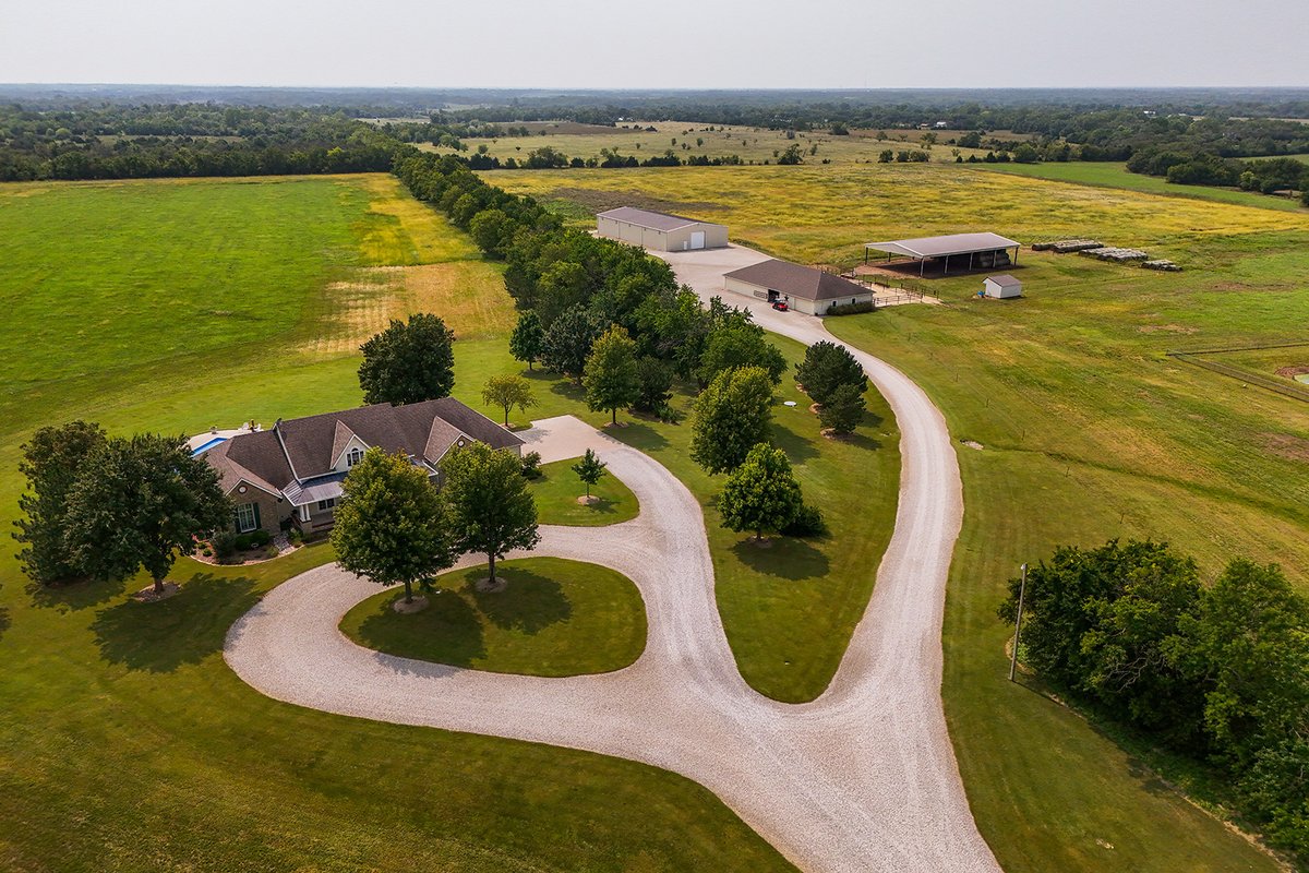 McCurdy Real Estate & Auction tweet media