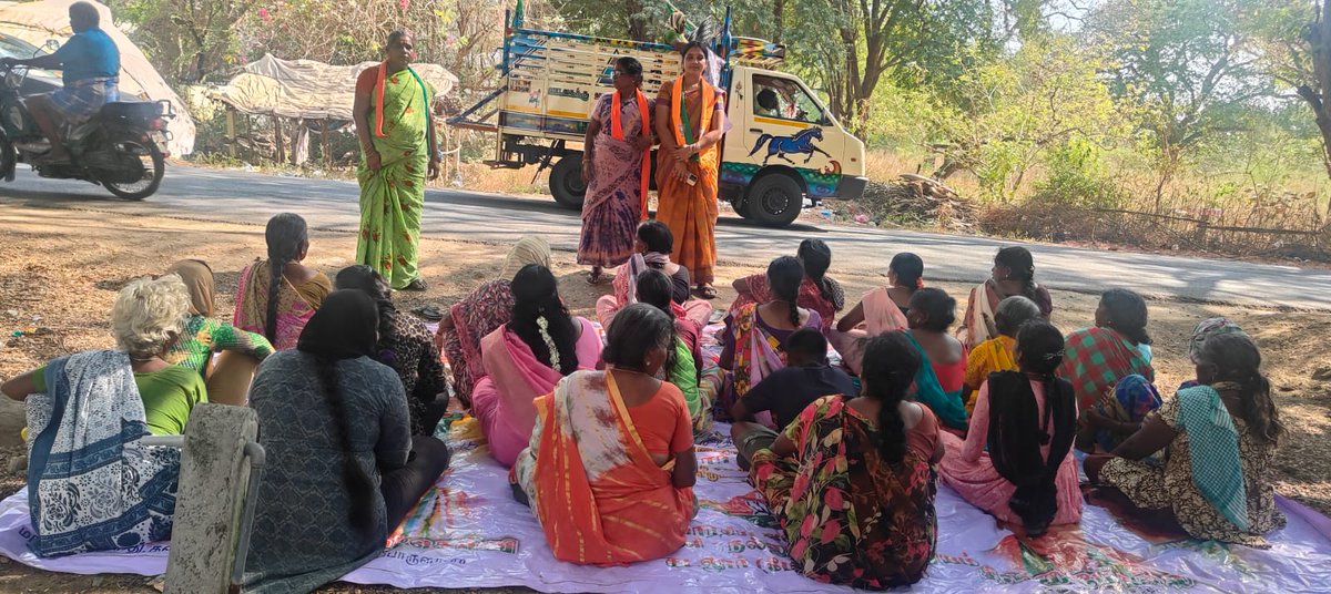 JDeepaBJP's tweet photo. #மகளிர்_சுய_உதவி_குழு_சந்திப்பு_நிகழ்ச்சி நடைபெற்று வருகிறது

#கடலூர்_மேற்கு மாவட்டம், #நல்லோர்_வடக்கு_ஒன்றியம் மண்டலில், மாவட்ட மகளிர் அணி தலைவர் திருமதி. #இந்திராணி அவர்கள் தலைமையில் நடைபெற்றது ...
@JDeepaBJP https://t.co/ILRmBAngGM