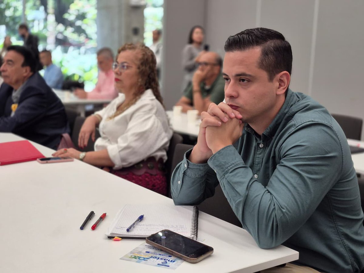 Cámara Medellín tweet media