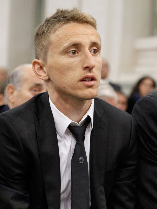 Te has cruzado con el Luka Modric de la suerte.

Dale RT para que el Real Madrid pase a cuartos.