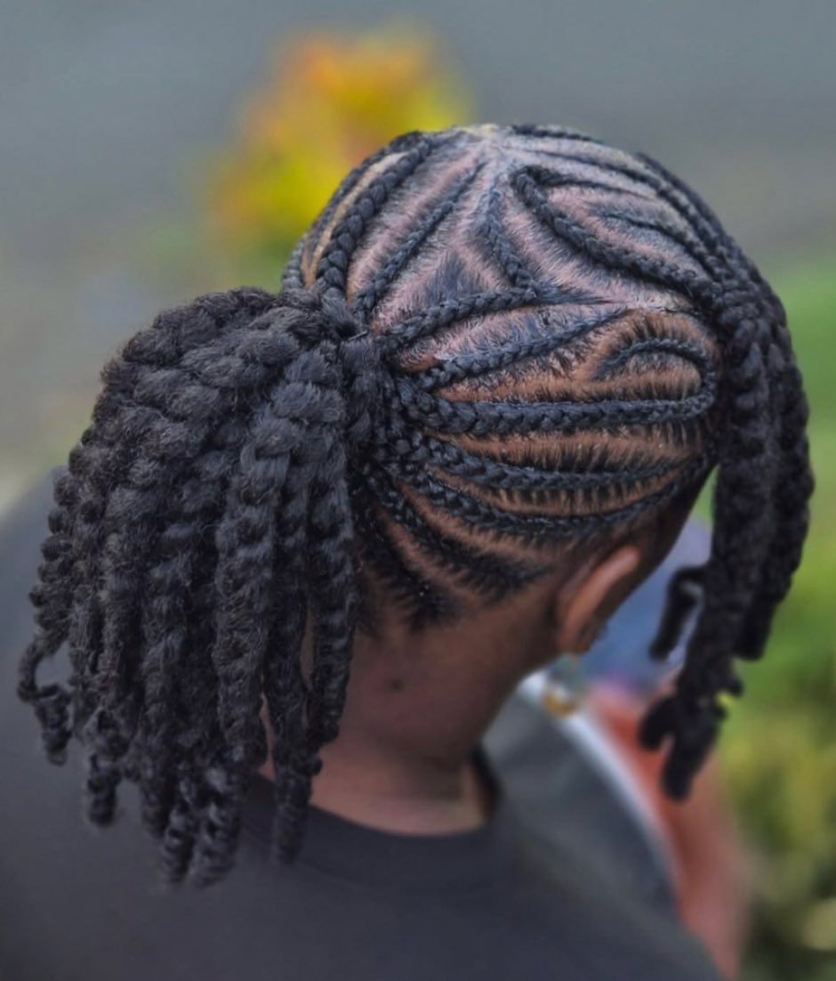 Hagen_Studio's tweet photo. Fresh set. Whoβs this? πβ¨
π Aston Mall, Ntinda β Shop No. 02, L1
β¨π 0786 891 248β¨π¬ WhatsApp: 0786 891 248
#hagenhairstudio #nailsforwomen #kampalanails #selfcare https://t.co/fb4vxpASRf
