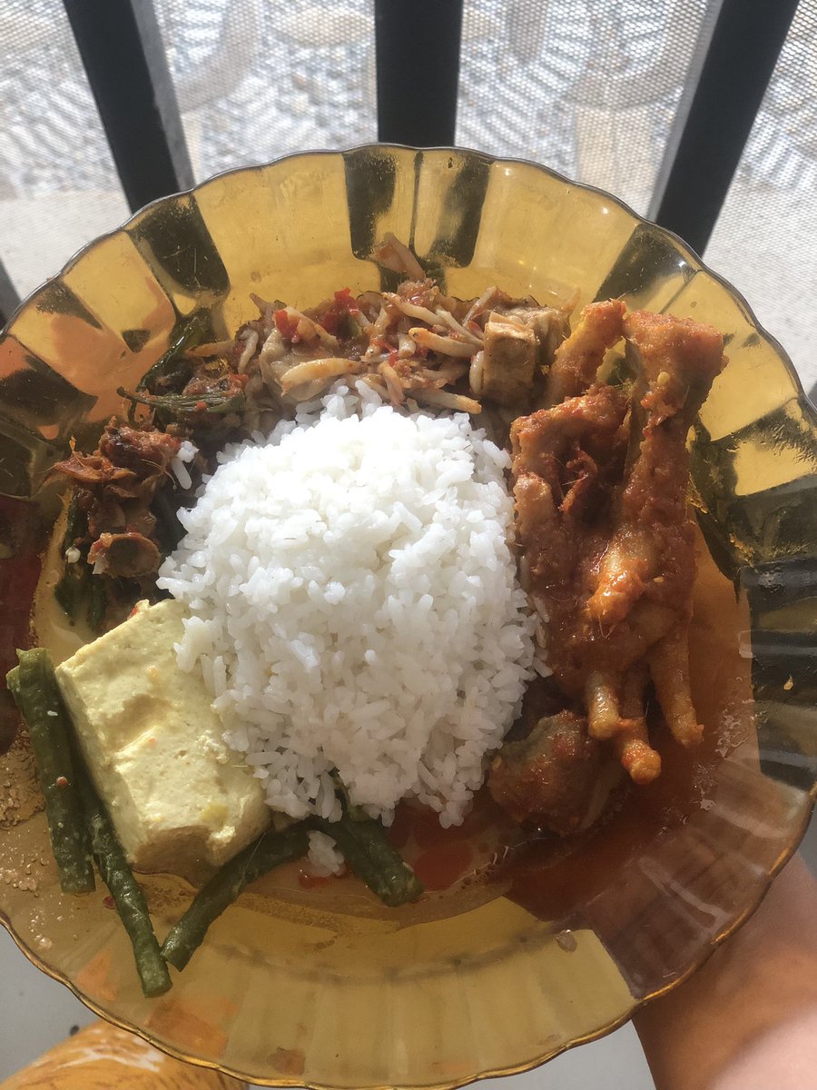Ririamanda's tweet photo. @tanyakanrl Kak ayoo sin tempat mertuaku aja😍
Makan ambil sepuasnya. Harus makan banyak. Istirahat yang cukup. Cuci piring? Itu tugas anaknya (suamiku) hihi

Akulah yang secara sadar mau lahiran ke tempat mertua. 

Besok beli udang yang banyak, Kak! Jgn lupa minum vitamin💕 https://t.co/RSULityYNP