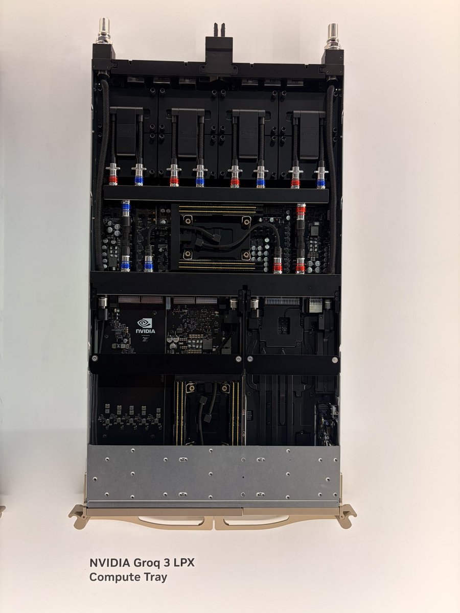 Ben Bajarin tweet media