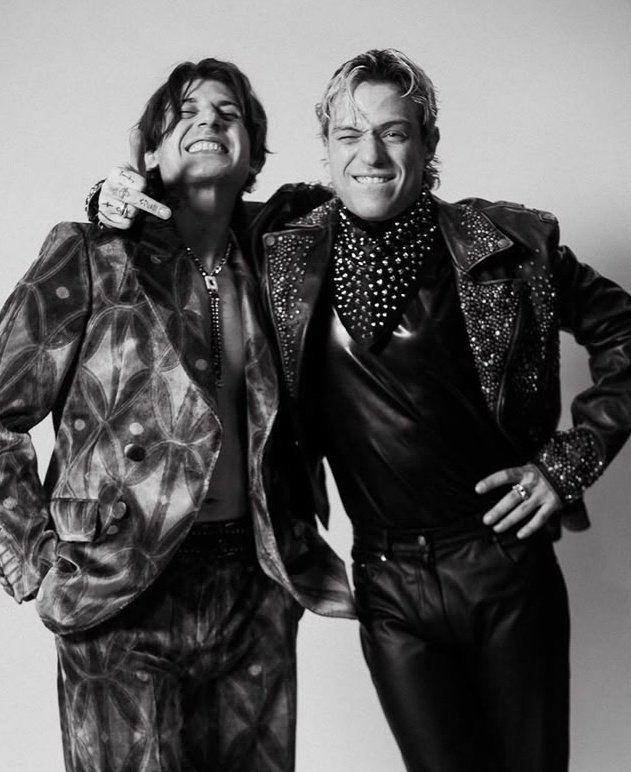 𝒍𝒆𝒍𝒆ʲᶠ ʜᴏʟʟᴀɴᴏᴠ 𐙚 tweet media