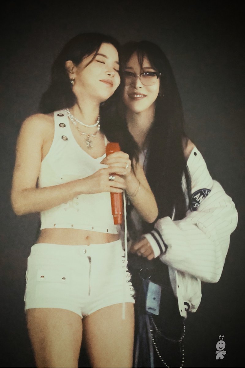 260314
K-WONDER CONCERT IN TAIPEI

𝘋𝘢𝘺 𝘢𝘯𝘥 𝘯𝘪𝘨𝘩𝘵, 𝘸𝘩𝘦𝘵𝘩𝘦𝘳 𝘶𝘯𝘥𝘦𝘳 𝘵𝘩𝘦 𝘴𝘱𝘰𝘵𝘭𝘪𝘨𝘩𝘵 𝘰𝘳 𝘪𝘯 𝘵𝘩𝘦 𝘴𝘩𝘢𝘥𝘰𝘸𝘴,
𝘩𝘰𝘸 𝘥𝘰 𝘺𝘰𝘶 𝘮𝘦𝘢𝘴𝘶𝘳𝘦 𝘢 𝘺𝘦𝘢𝘳 𝘪𝘯 𝘢 𝘭𝘪𝘧𝘦?❤️

#마마무 #MAMAMOO
#솔라 #SOLAR
#문별 #MOONBYUL