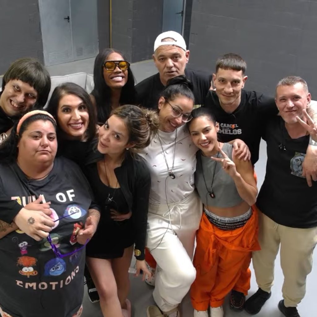 paula 🍒 tweet media