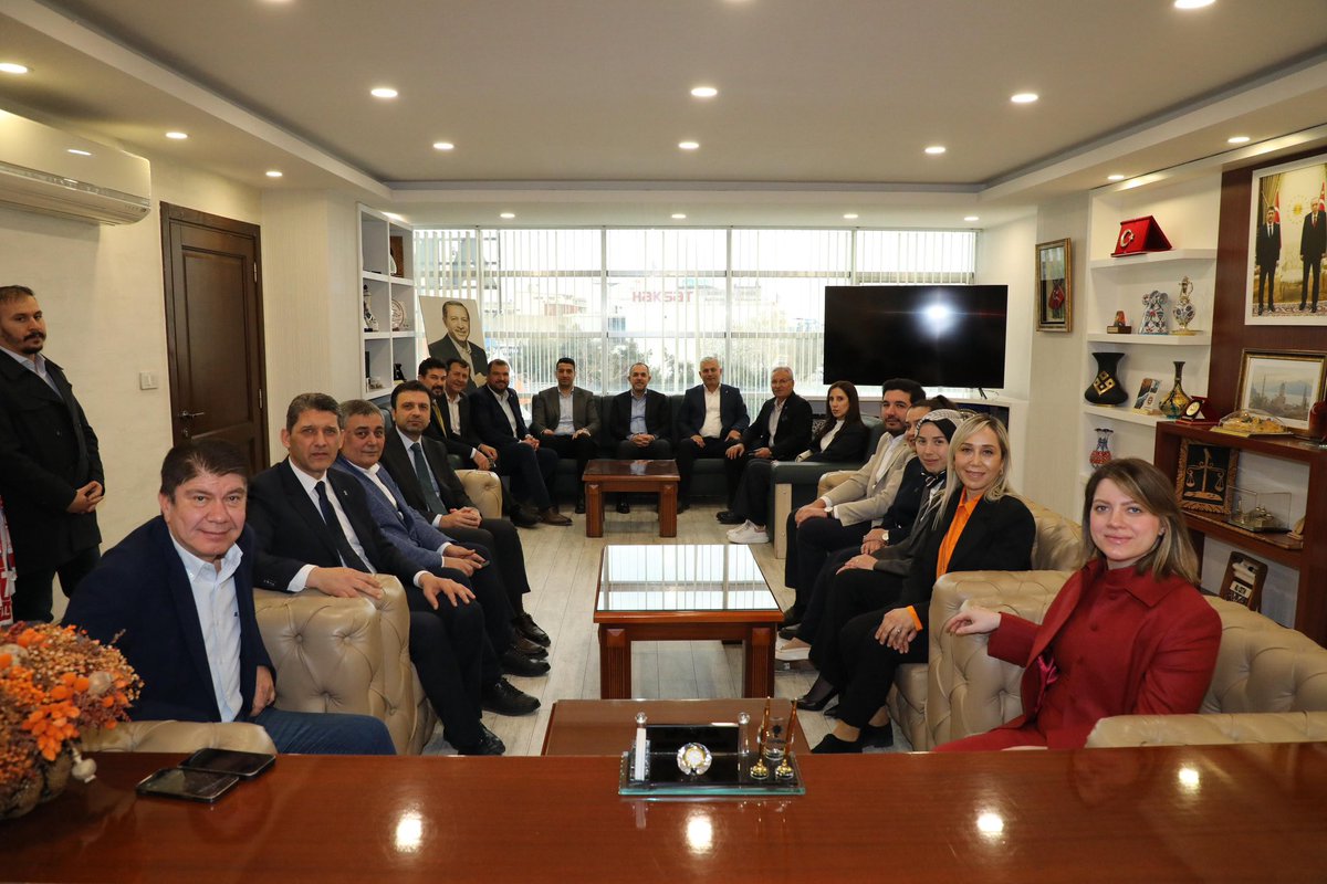 avmustafakose's tweet photo. İl Başkanlığımız’da İl Başkanımız, MKYK Üyelerimiz Hilal Kalyoncu Koç ve Menderes Türel, Milletvekilimiz Tuba Vural Çokal, Aksu Belediye Başkanımız İsa Yıldırım, İlçe Başkanlarımız ve İl Teşkilat Mensuplarımızla bir araya gelerek istişarelerde bulunduk… https://t.co/gIIcm2w2iP
