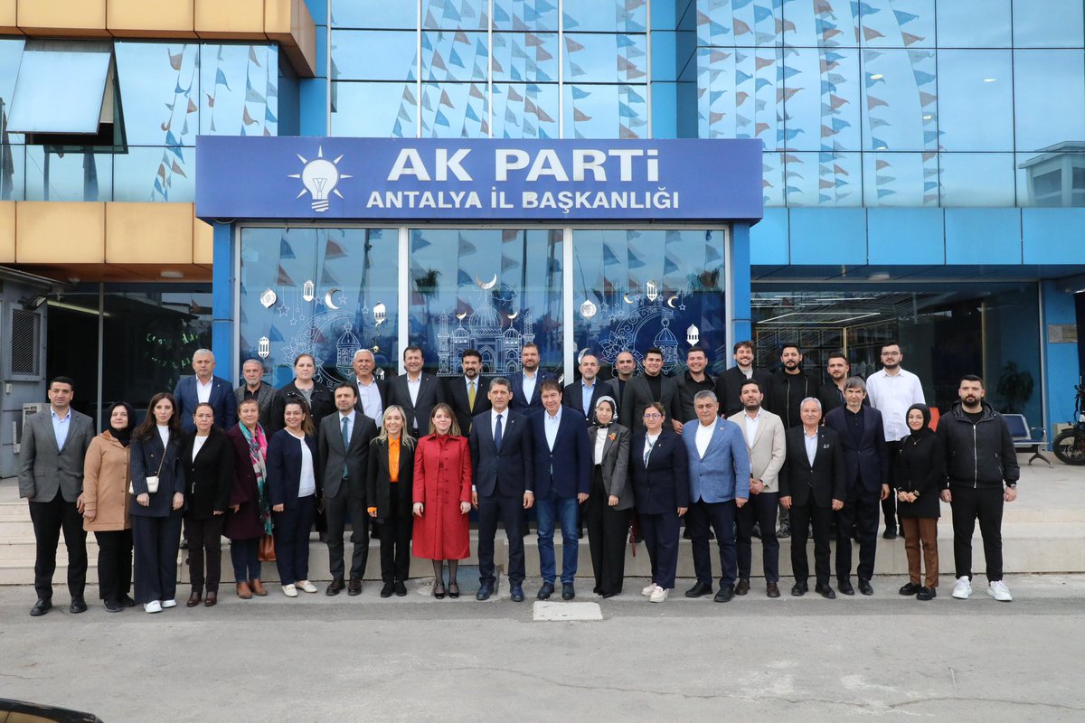 avmustafakose's tweet photo. İl Başkanlığımız’da İl Başkanımız, MKYK Üyelerimiz Hilal Kalyoncu Koç ve Menderes Türel, Milletvekilimiz Tuba Vural Çokal, Aksu Belediye Başkanımız İsa Yıldırım, İlçe Başkanlarımız ve İl Teşkilat Mensuplarımızla bir araya gelerek istişarelerde bulunduk… https://t.co/gIIcm2w2iP