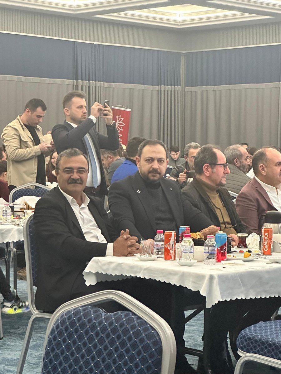 İlçe Başkanımız Fatih Mehmet ÇAKIR ve yönetim kurulu üyelerimiz ile birlikte Zonguldak Dernekler Federasyonu ve Zonguldak Arama Kurtarma Ekibi tarafından düzenlenen iftar programına katılım sağladılar.

Zonguldaklı hemşehrilerimize misafirperverliklerinden dolayı teşekkür ederiz.