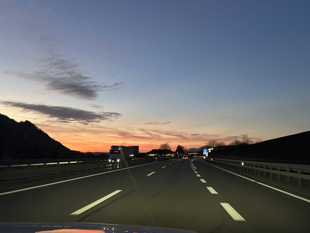 hu.vollenweider tweet media