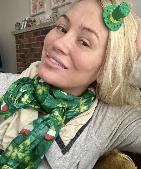 Theresa Longo tweet media