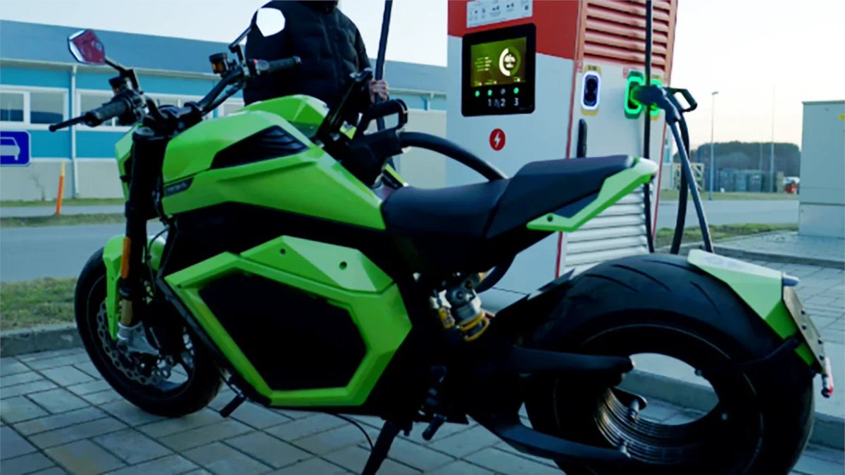 vaielettrico's tweet image. 🏍️🏍️🔋🔋🔋#Donut Lab 4/ La super batteria corre su due ruote e ricarica a oltre 100 kW ↔️↔️vaielettrico.it/la-garanzia-su…