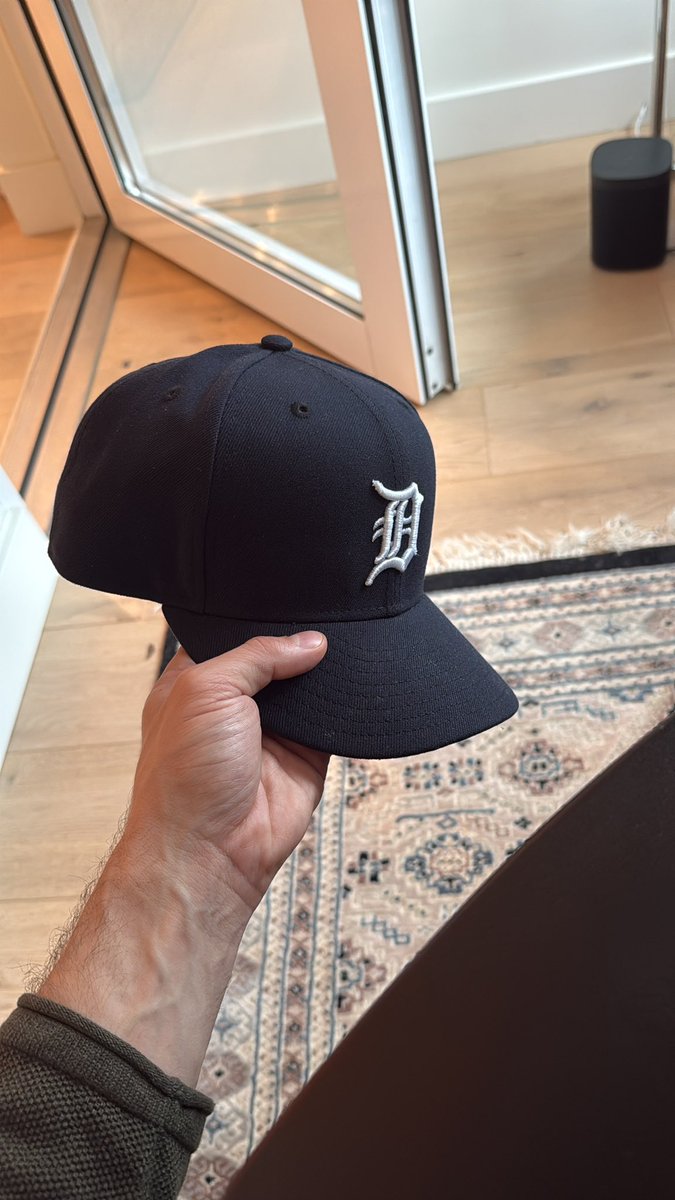 THE NAVIGATOR tweet media