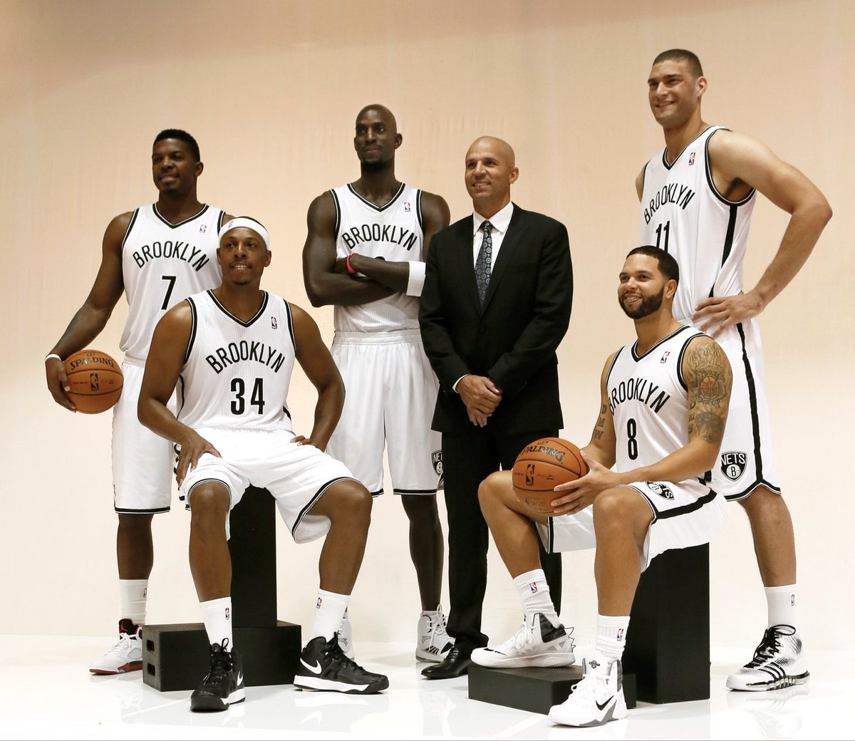 Teamtrone2 tweet media