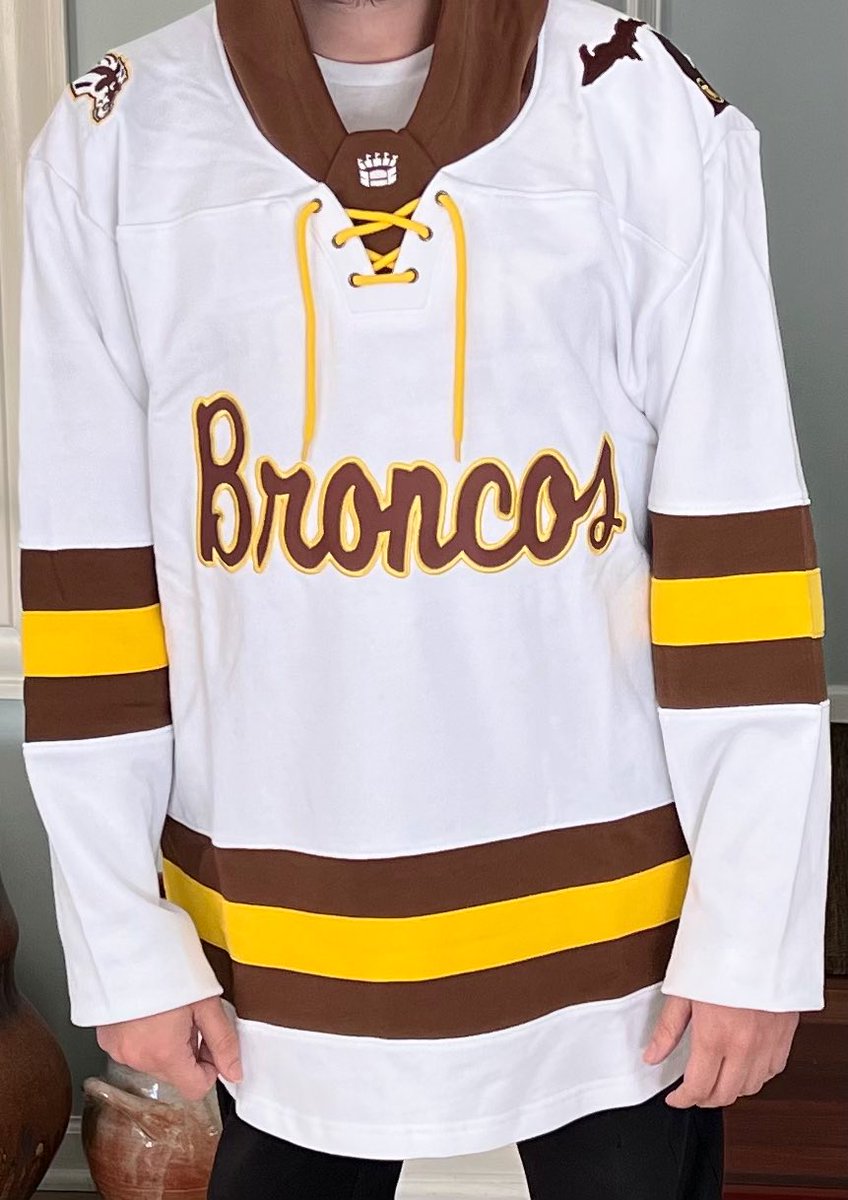 DRUNK BUSTER tweet media