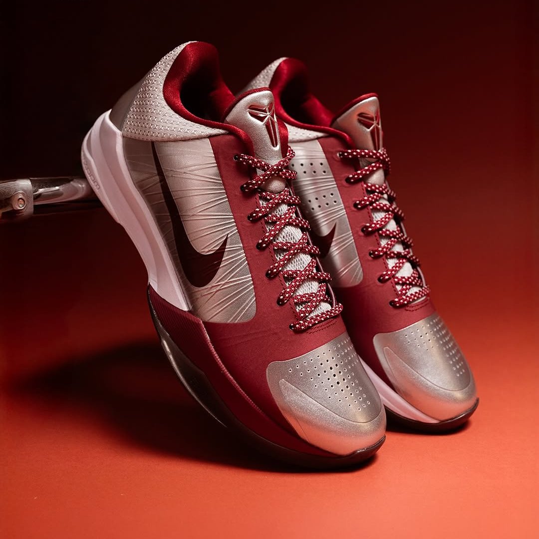 JustFreshKicks tweet media