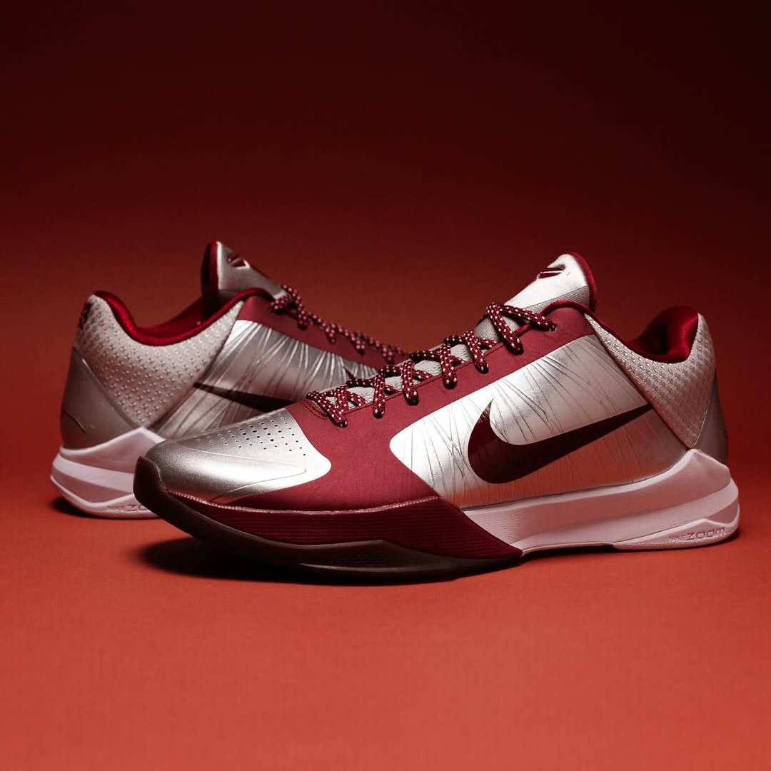 JustFreshKicks tweet media