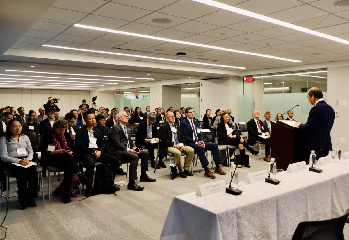 AmbassadorDzung's tweet photo. Delighted that the Executive Leadership Forum on U.S.–Vietnam technology cooperation in Washington DC, co-organized by the Embassy of Vietnam, the Weatherhead East Asian Institute at Columbia University, and @USASEANBusiness, was very productive. Grateful to speakers from government, industry, financial institutions, and academia for their valuable insights. Strengthening partnerships in strategic technologies will drive innovation and deepen the 🇻🇳🇺🇸 Comprehensive Strategic Partnership.