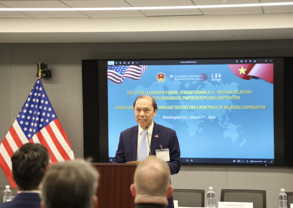 AmbassadorDzung's tweet photo. Delighted that the Executive Leadership Forum on U.S.–Vietnam technology cooperation in Washington DC, co-organized by the Embassy of Vietnam, the Weatherhead East Asian Institute at Columbia University, and @USASEANBusiness, was very productive. Grateful to speakers from government, industry, financial institutions, and academia for their valuable insights. Strengthening partnerships in strategic technologies will drive innovation and deepen the 🇻🇳🇺🇸 Comprehensive Strategic Partnership.