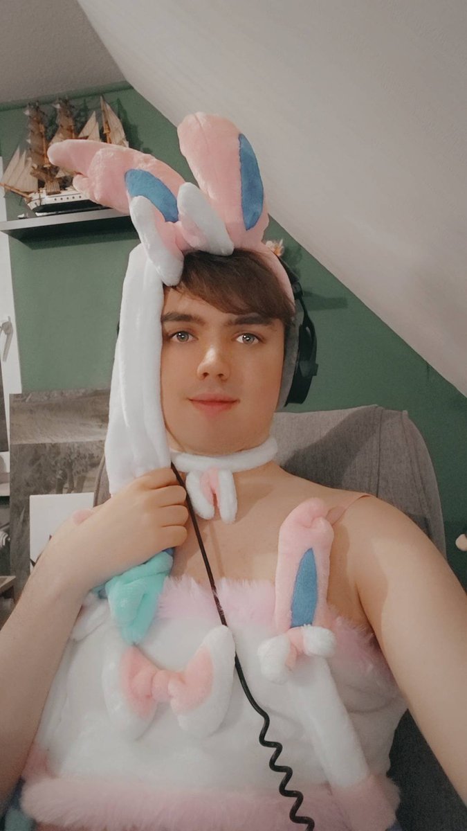 ShyDragon tweet media