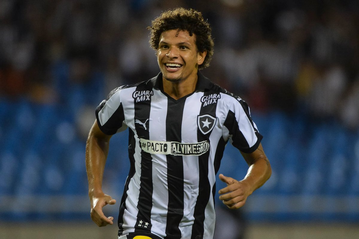 taleko33's tweet photo. @totalbotafogo A "pior" base do Brasil☠️ https://t.co/fdU9KaFghE