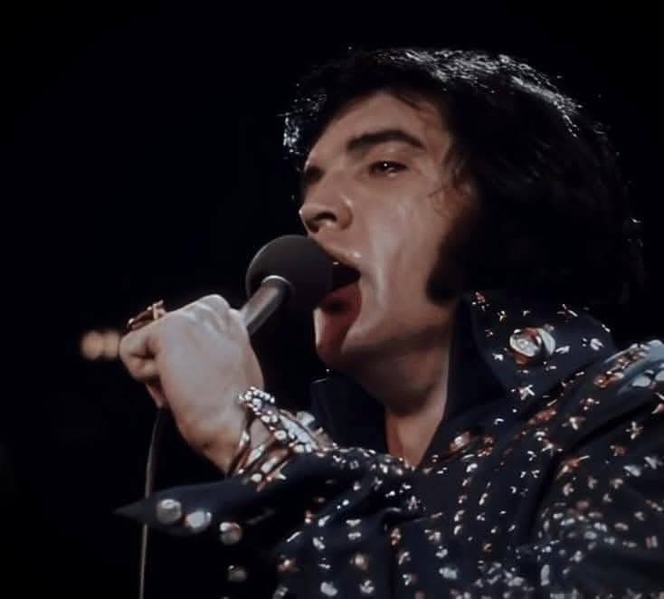 Julielouisesha1's tweet image. #Elvis