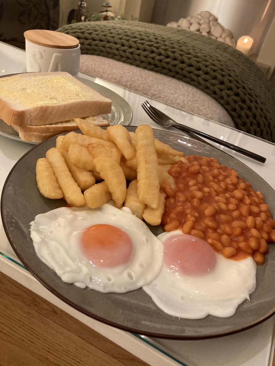 Dinner with Beans 🍽️ tweet media