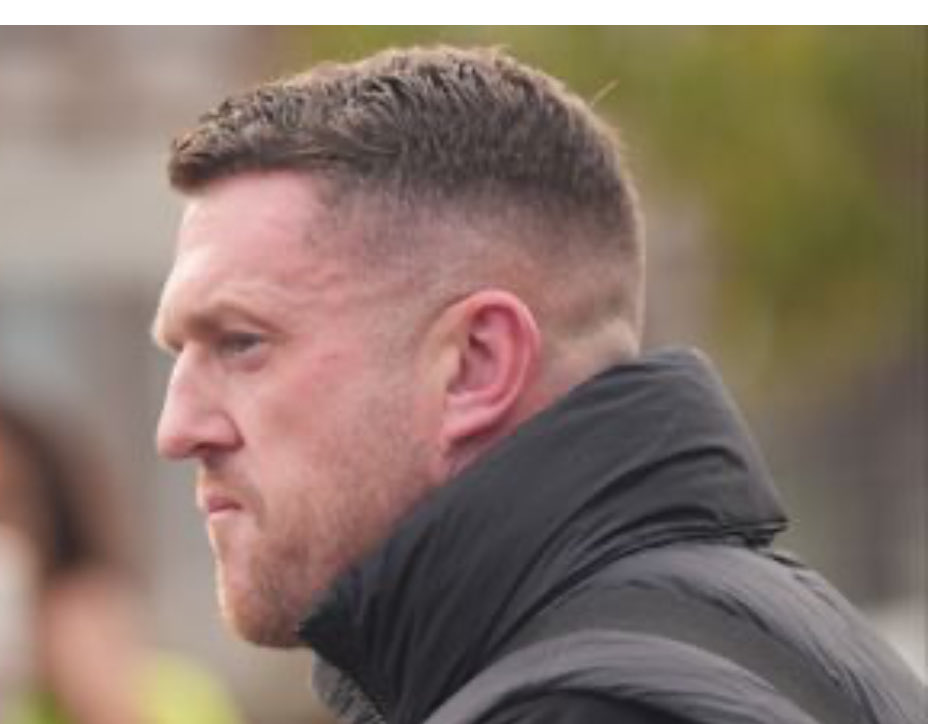 Maria264506501's tweet image. I don’t see many people in their #teens and early #20s on #FarRight #Marches in the #UK. It could be because they don’t want to be used as #CannonFodder by #Thick #Gobshites who’ll never have to fight in a #War, who #Hate their #Country and love #Trump and #TommyRobinson.