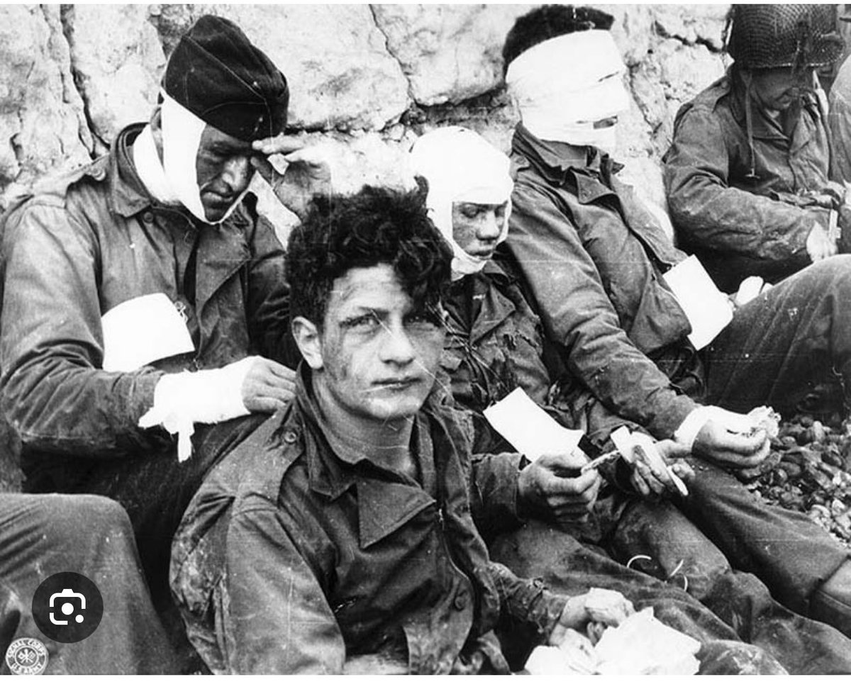 Maria264506501's tweet image. I don’t see many people in their #teens and early #20s on #FarRight #Marches in the #UK. It could be because they don’t want to be used as #CannonFodder by #Thick #Gobshites who’ll never have to fight in a #War, who #Hate their #Country and love #Trump and #TommyRobinson.