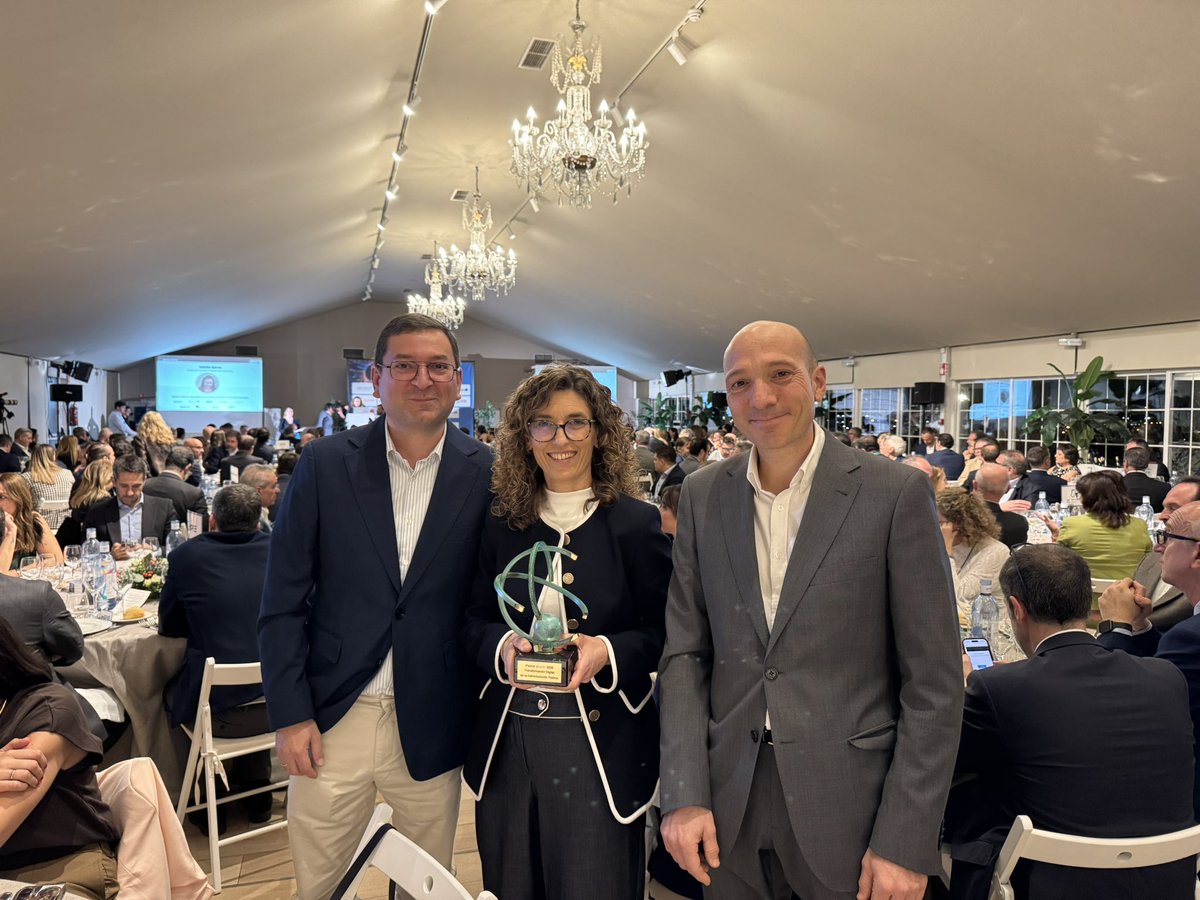 ticurjc's tweet photo. Muy contentos por ser galardonados @urjc en la candidatura de Transformación Digital de los #PremiosAslan @aslan_es https://t.co/6CZZYv5dtR