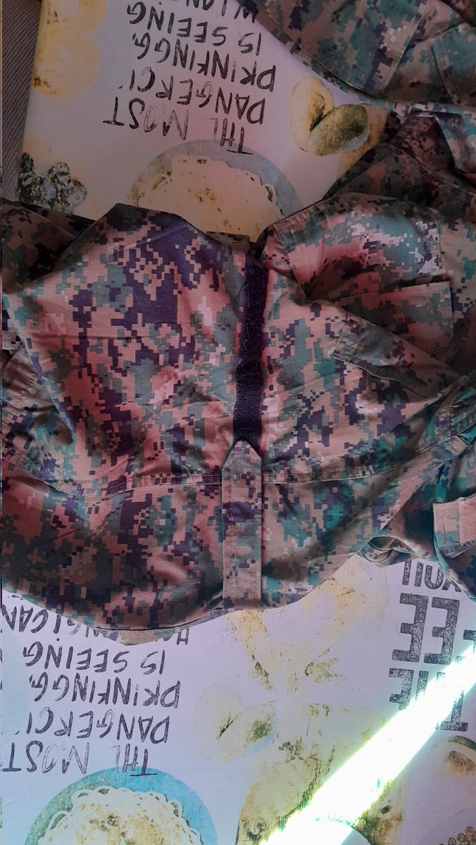 Yesterday, I finally received the Marpat woodland blouse that I sent to be altered the other day to add something to adjust the waist :3c