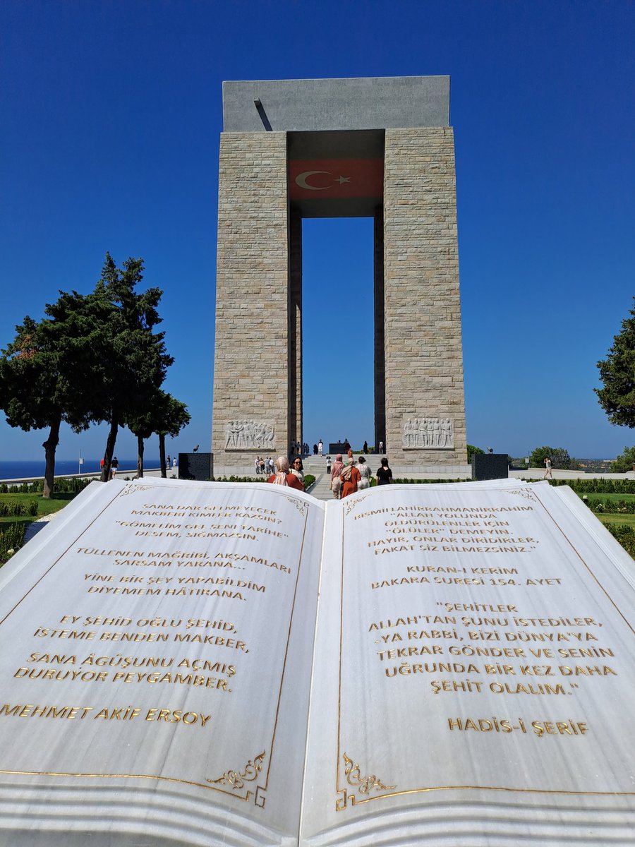 halisstopraK's tweet photo. Toprağa emanet edilen sadece bir hatıra değil, bir milletin sarsılmaz istiklalidir.

18 Mart Şehitleri Anma Günü ve Çanakkale Zaferi'nin 111. Yılı kutlu olsun. 🇹🇷 https://t.co/dOb5Urm28m