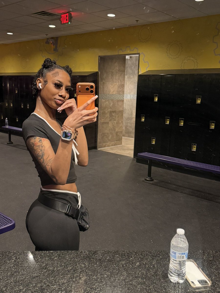 nini👩🏽‍🎤 tweet media