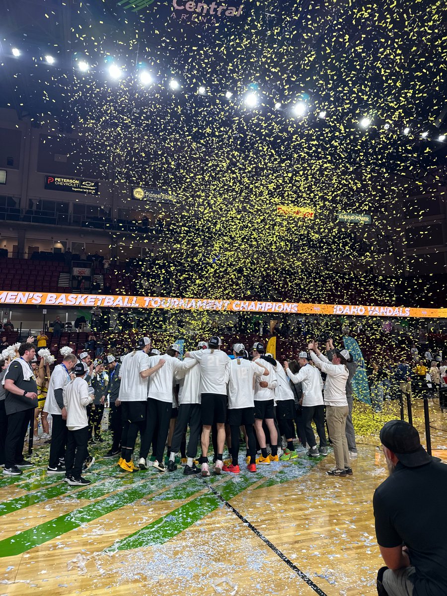 Trinity University Alumni Association tweet media