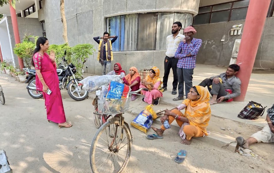 soniayadavbjp's tweet photo. #ward21 के #sector56 में सफाई व्यवस्था का निरीक्षण कर सुधार के निर्देश दिए।
#sector57 की ग्रीन बेल्ट को सुंदर बनाने के लिए निरीक्षण किया ।
#sector56 कम्यूनिटी सेंटर से झुग्गियां हटाने के लिए भी संबंधित अधिकारी को कहा ।
#SwachhGurugram #Ward21 #gurugram
@MunCorpGurugram https://t.co/xKCUpL2L5D