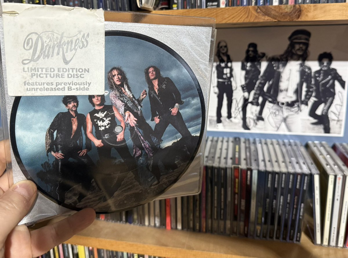 TimsVinylConfessions tweet media