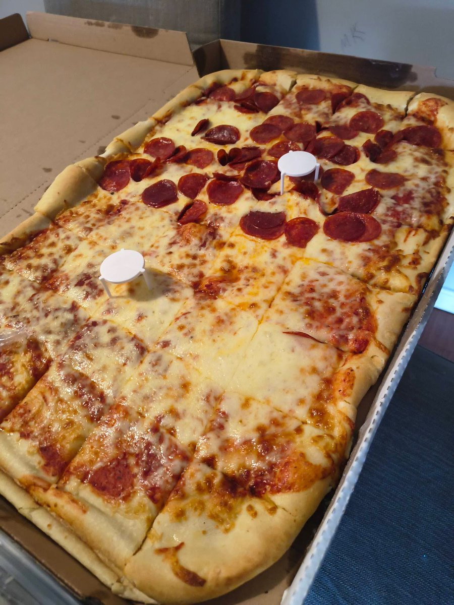 Eatinerni tweet media