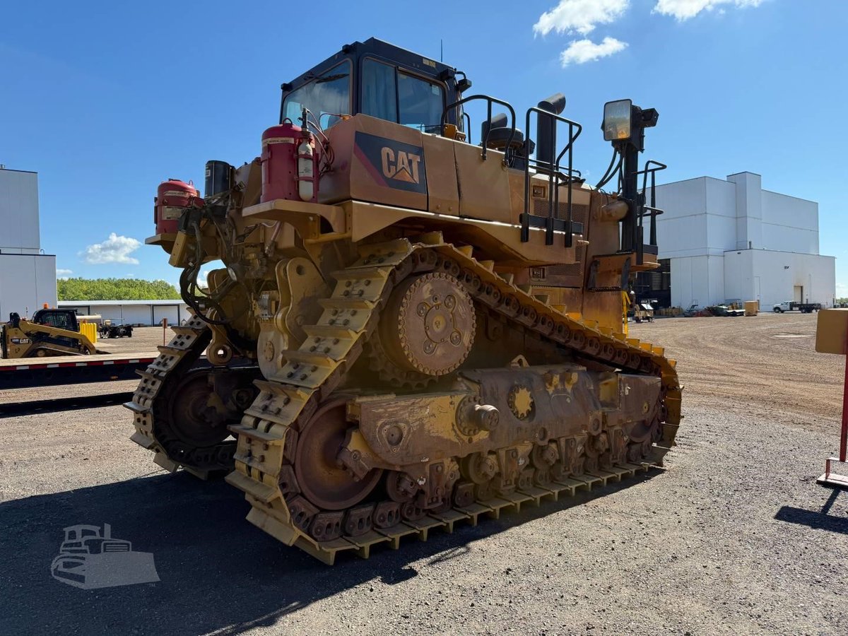 machinerytrader's tweet image. 2019 CATERPILLAR D10T2 Crawler Dozer For SALE! 💪

💥 Legendary CAT performance
⏱️ 17,000 hours
🏗️ Built for demanding job sites

View the dozer here ➡️ ow.ly/B8M350YuPHu

#Caterpillar #Dozers #CrawlerDozers #MachineryTrader