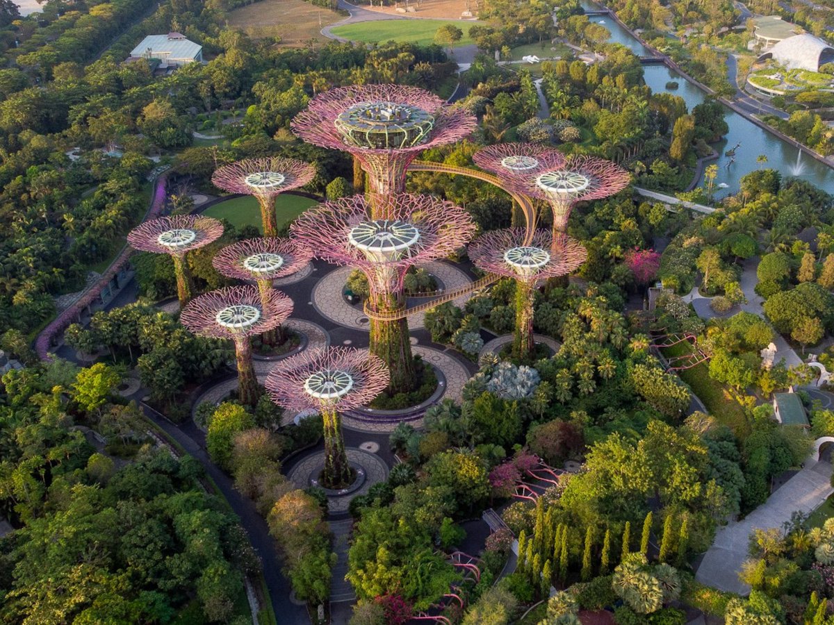 MyVacationBuzz's tweet image. Singapore neighborhoods explained for first-time travelers.
Find the best area before you book your hotel.
Learn more: 👇👇👇
myvacationbuzz.com/best-areas-to-…
---
#Singapore #TravelTips #WhereToStay #AsiaTravel