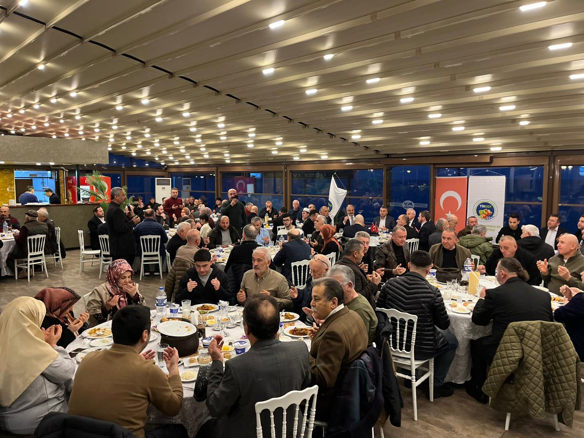 mtbhdrylmz's tweet photo. 📍Tirebolu

Bu akşam Milletvekilimiz Sn. Prof. Dr. Nazım Elmas, MKYK Yedek Üyemiz Sn. Harun Armağan, İlçe Başkanımız Tayyip Çamur ve kıymetli teşkilat mensuplarımızla birlikte Tirebolu Dernekler Federasyonu'nun düzenlemiş olduğu geleneksel iftar programına misafir olduk. https://t.co/eVrepw7Vhy