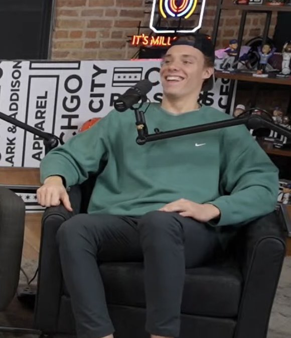 Daily Alex Vlasic tweet media