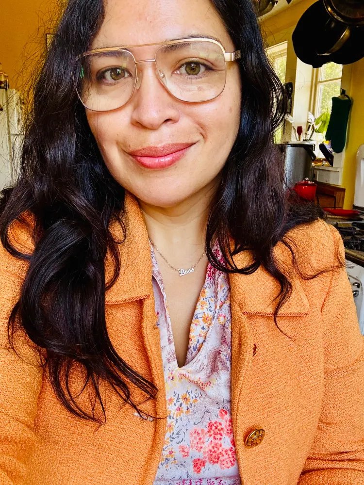 MaybellRomero's tweet photo. Cold enough today in New Orleans for some vintage St. John. https://t.co/BEzm85cAVE