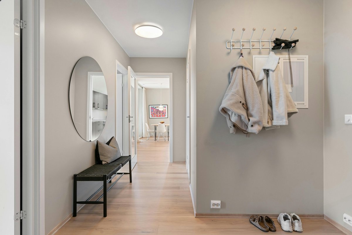cozyhomedreams's tweet photo. Hooks + shelves = function meets style 🧺 Keep things organized beautifully.
What would you hang—bags or hats?

https://t.co/9ZlFcGzKdF

#EntrywayDecor #OrganizedHome #WallHooks #StorageSolutions #HomeStyleTips #DecorInspo #FunctionalDecor #ModernLiving #CozyHome #ShopNow https://t.co/zCREksvcan