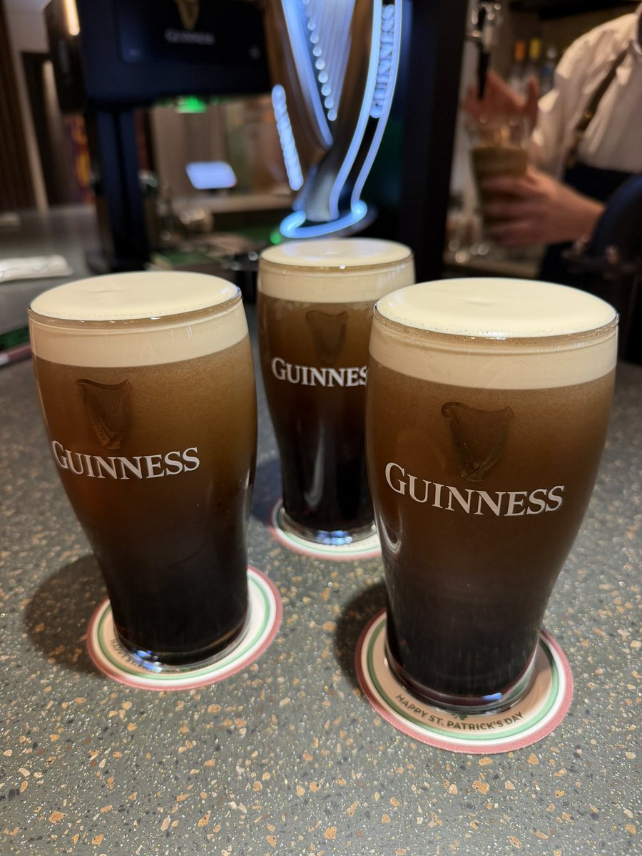 racingblogger's tweet image. 10 pints deep heading to the Emirates ☘️