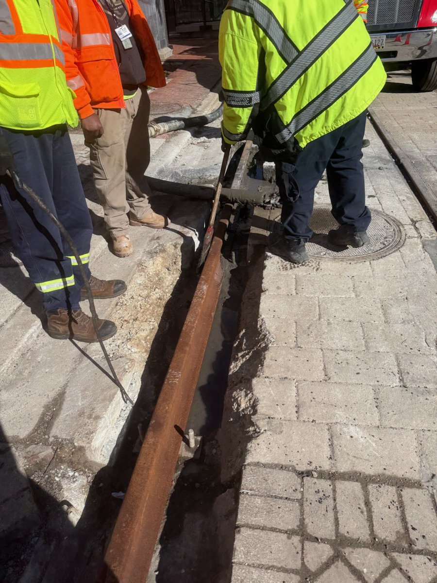 Holly Arnold tweet media