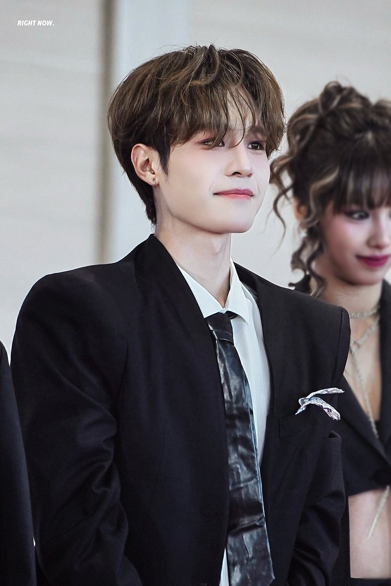 RIGHT NOW. tweet media