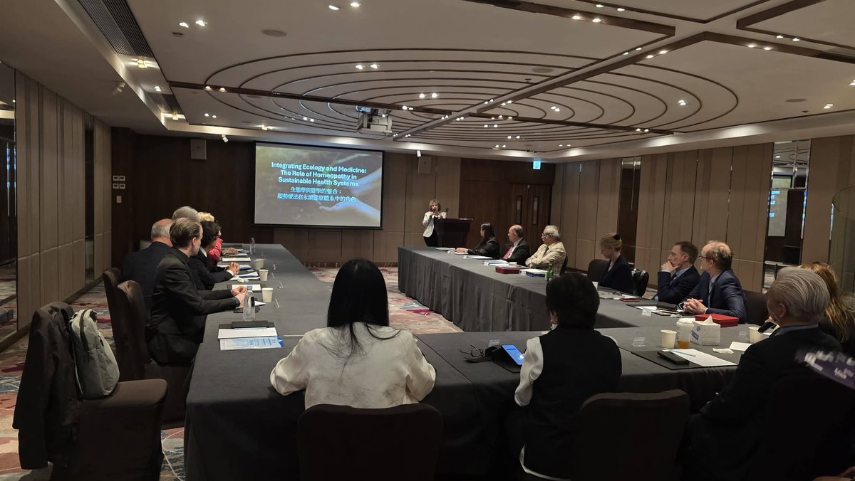 HomeopathyHK's tweet photo. #HKAH President led the whole int'l expert team in #homeopathy to meet Director Zhu Xinlan from #WHO. Glad to have our prof. team: Robbert van Haselen, Alex Touriner, Mani Norland, Rachel Roberts, Ashley Ross, Dora Pachova, Raj Manchanda, Michael Frass, Elio Ross &amp; Monica Price https://t.co/bHtd6pRqHY